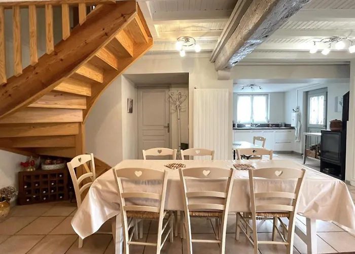 Des Cols بيت للعطل *